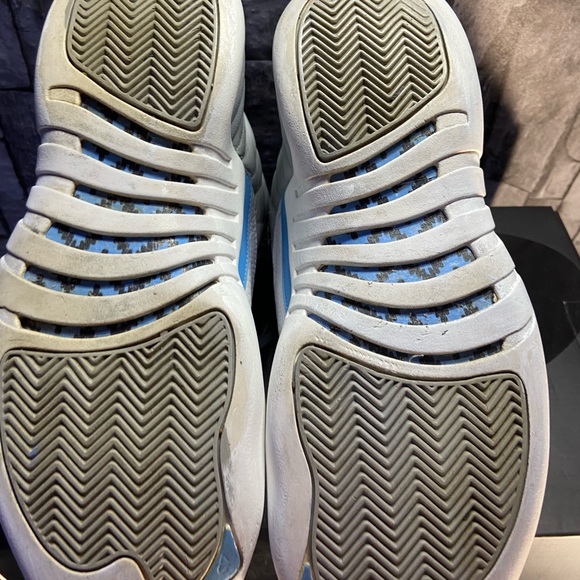 Jordan 12 university blue and grey size 10 - Picture 7 of 7